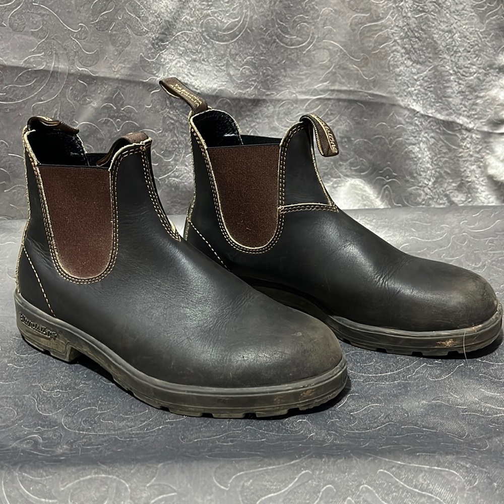 Blundstone boots, brown #500 like new only worn a few times, Couple minor scuffs